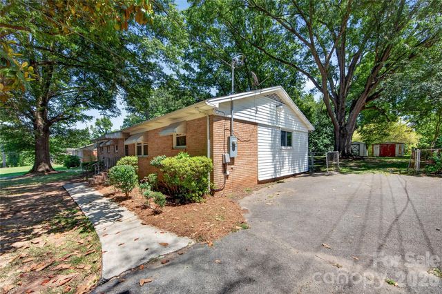 4400 Hamilton Circle, Charlotte, NC 28216