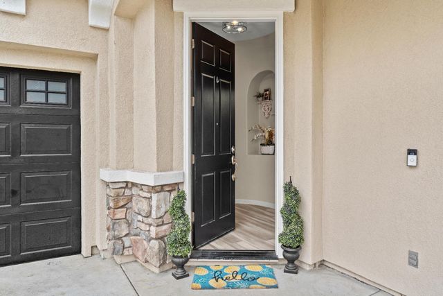 2483 Bear River Ct, West Sacramento, CA 95691