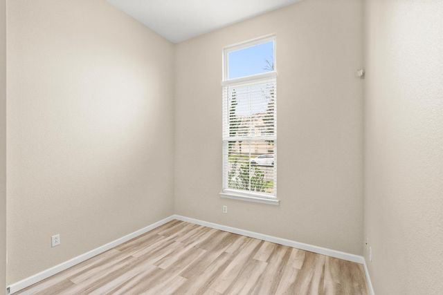 2483 Bear River Ct, West Sacramento, CA 95691