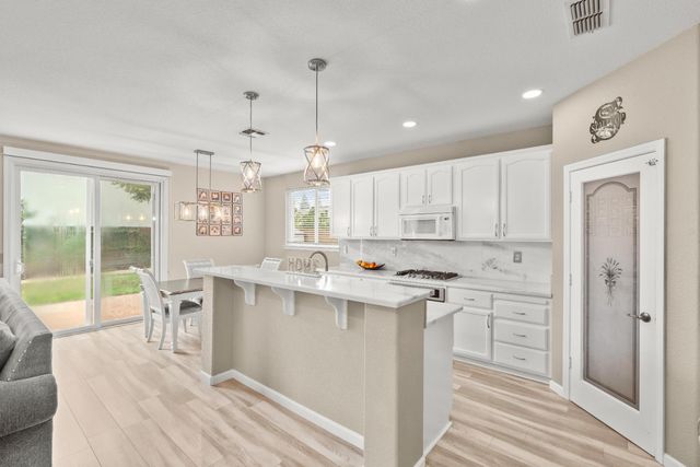 2483 Bear River Ct, West Sacramento, CA 95691