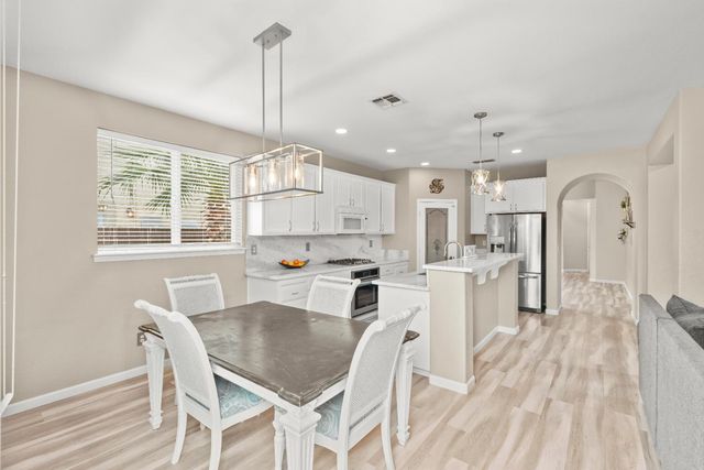 2483 Bear River Ct, West Sacramento, CA 95691