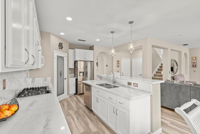 2483 Bear River Ct, West Sacramento, CA 95691