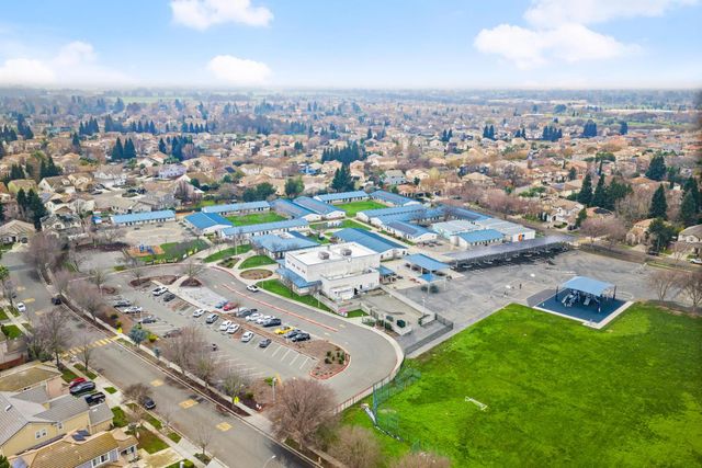 2483 Bear River Ct, West Sacramento, CA 95691