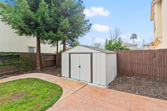 2483 Bear River Ct, West Sacramento, CA 95691