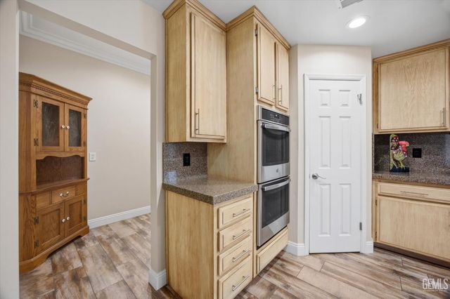1328 Valov Lane, Bakersfield, CA 93314