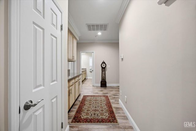 1328 Valov Lane, Bakersfield, CA 93314