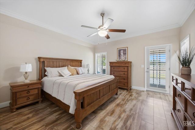1328 Valov Lane, Bakersfield, CA 93314