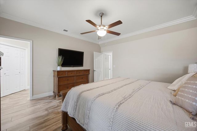 1328 Valov Lane, Bakersfield, CA 93314