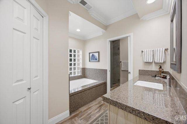 1328 Valov Lane, Bakersfield, CA 93314