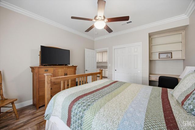 1328 Valov Lane, Bakersfield, CA 93314