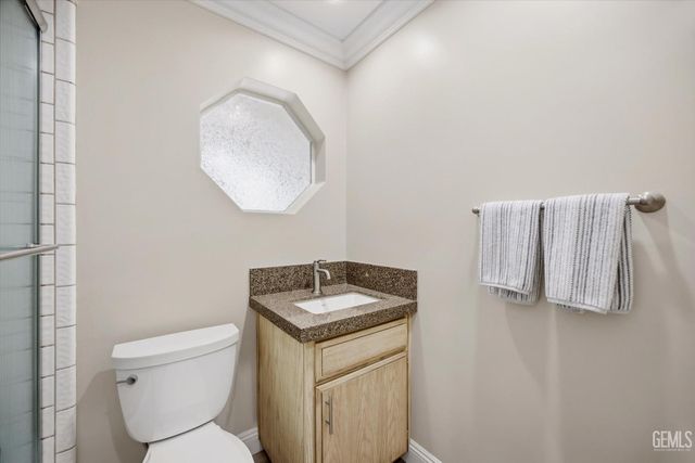 1328 Valov Lane, Bakersfield, CA 93314
