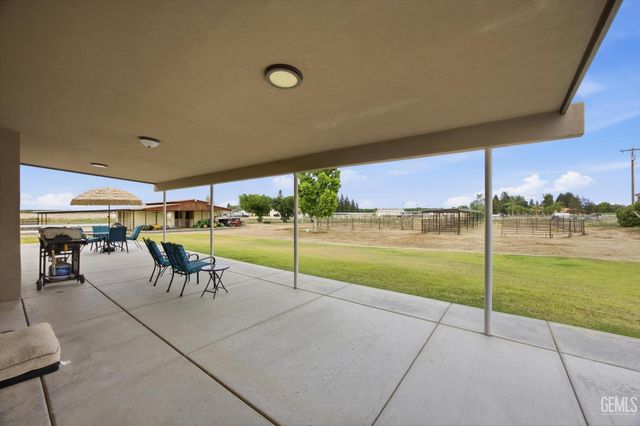 1328 Valov Lane, Bakersfield, CA 93314