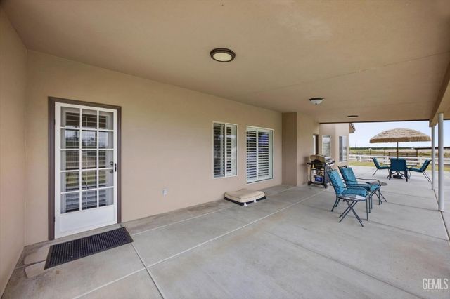 1328 Valov Lane, Bakersfield, CA 93314