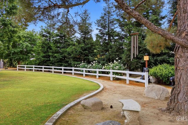 1328 Valov Lane, Bakersfield, CA 93314