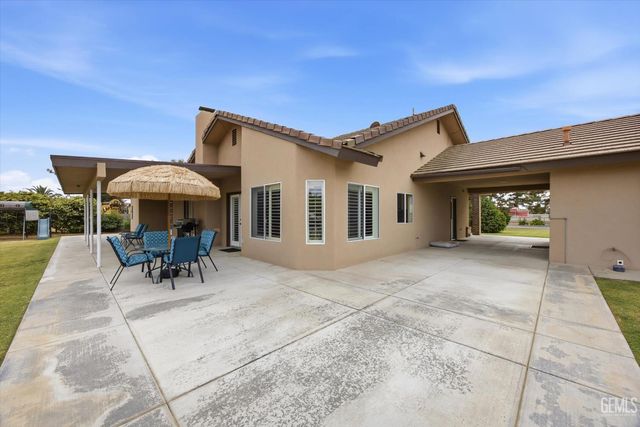 1328 Valov Lane, Bakersfield, CA 93314