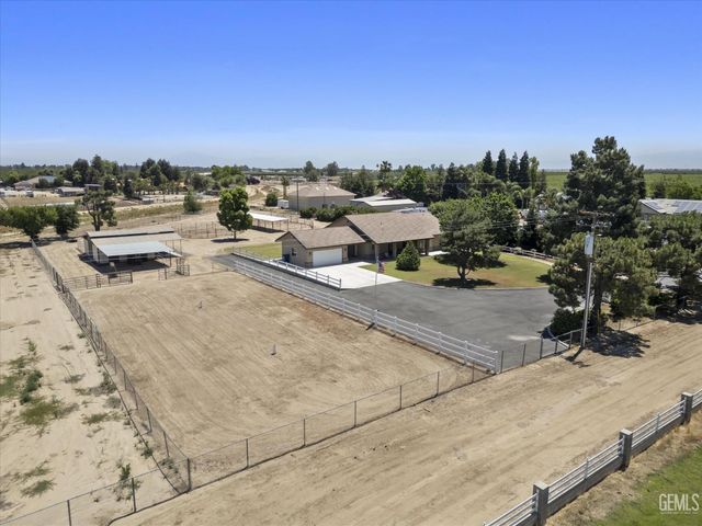 1328 Valov Lane, Bakersfield, CA 93314