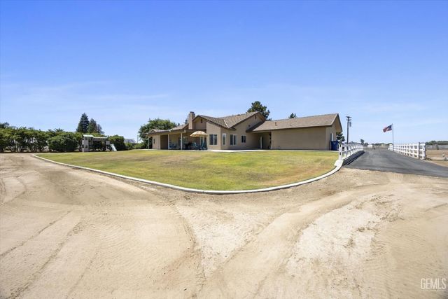 1328 Valov Lane, Bakersfield, CA 93314