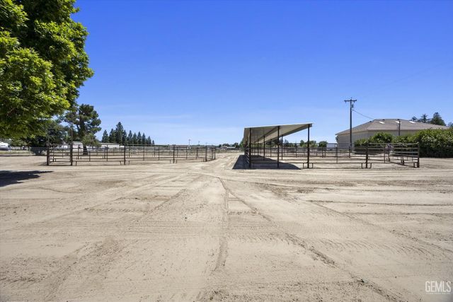 1328 Valov Lane, Bakersfield, CA 93314