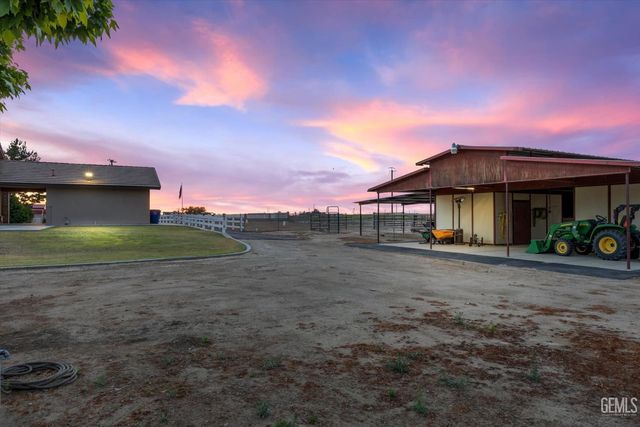 1328 Valov Lane, Bakersfield, CA 93314