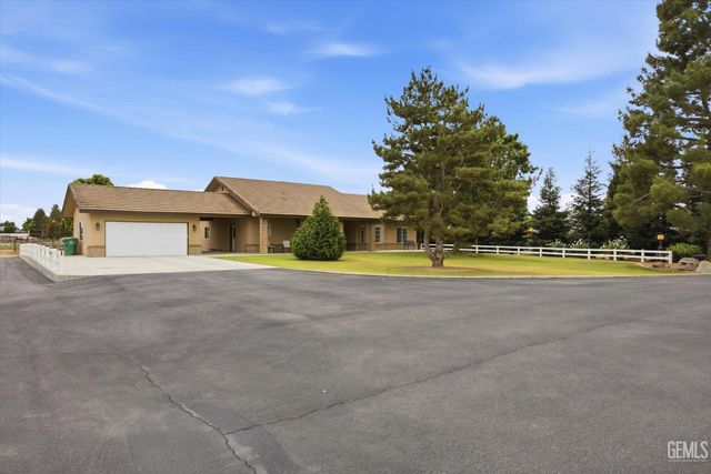 1328 Valov Lane, Bakersfield, CA 93314