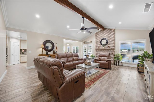 1328 Valov Lane, Bakersfield, CA 93314