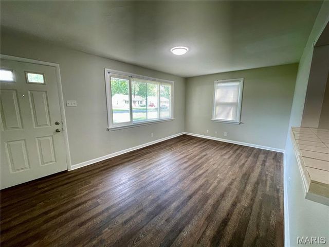 23 Mary Ann Court, Florissant, MO 63031