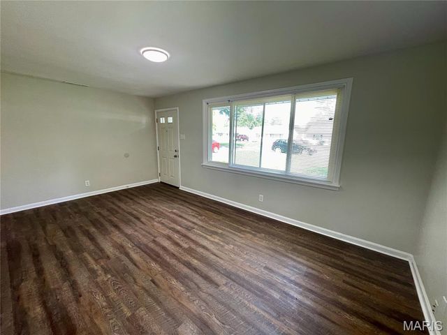 23 Mary Ann Court, Florissant, MO 63031