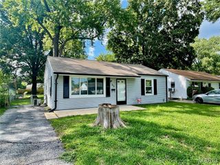 23 Mary Ann Court, Florissant, MO 63031