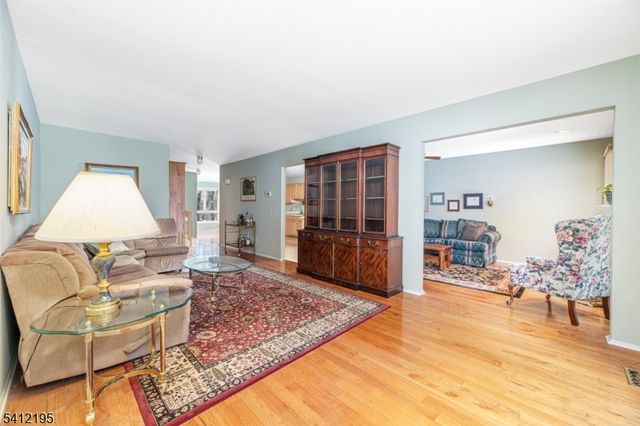 44 Mill Pond Rd 44, Woodland Park, NJ 07424