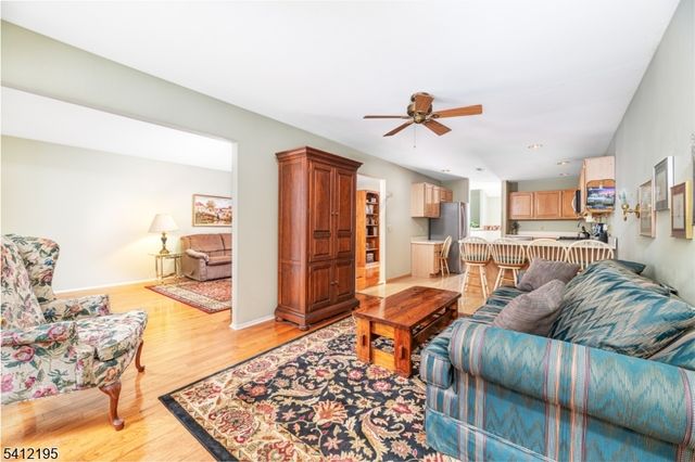 44 Mill Pond Rd 44, Woodland Park, NJ 07424