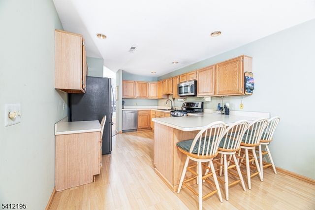 44 Mill Pond Rd 44, Woodland Park, NJ 07424