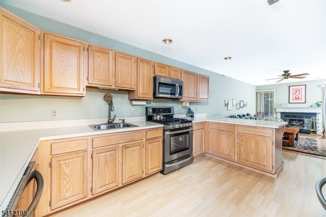 44 Mill Pond Rd 44, Woodland Park, NJ 07424