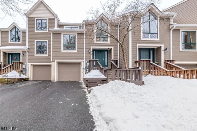 44 Mill Pond Rd 44, Woodland Park, NJ 07424