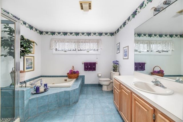 44 Mill Pond Rd 44, Woodland Park, NJ 07424