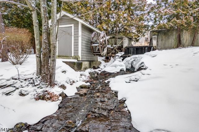 44 Mill Pond Rd 44, Woodland Park, NJ 07424
