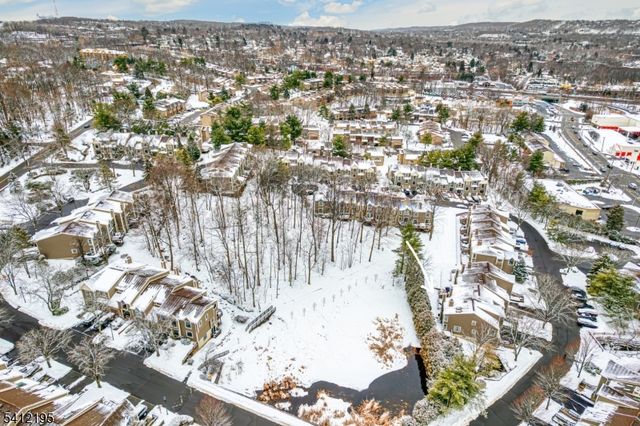 44 Mill Pond Rd 44, Woodland Park, NJ 07424