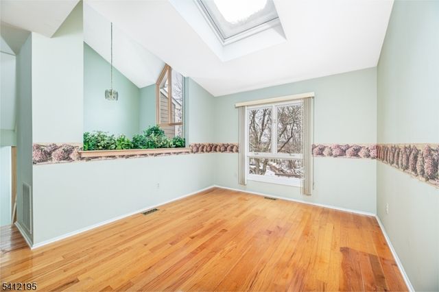 44 Mill Pond Rd 44, Woodland Park, NJ 07424