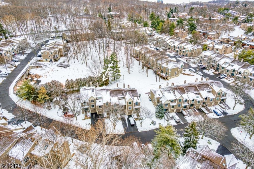 44 Mill Pond Rd 44, Woodland Park, NJ 07424