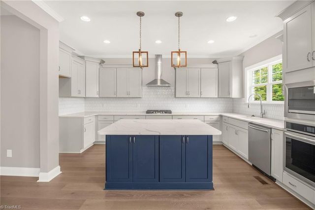 3104 Pasture View Drive, Summerfield, NC 27358