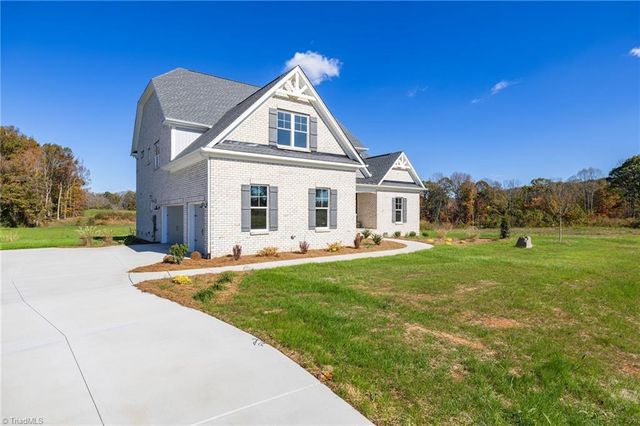 3104 Pasture View Drive, Summerfield, NC 27358