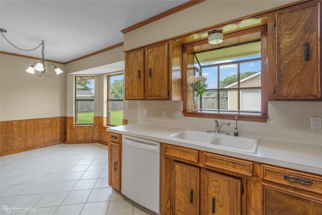 424 Westwood Drive, Bossier City, LA 71111