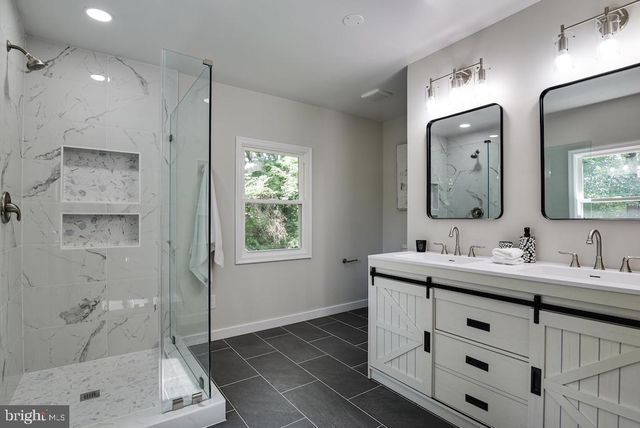 8426 WOODLAWN ST, Alexandria, VA 22309