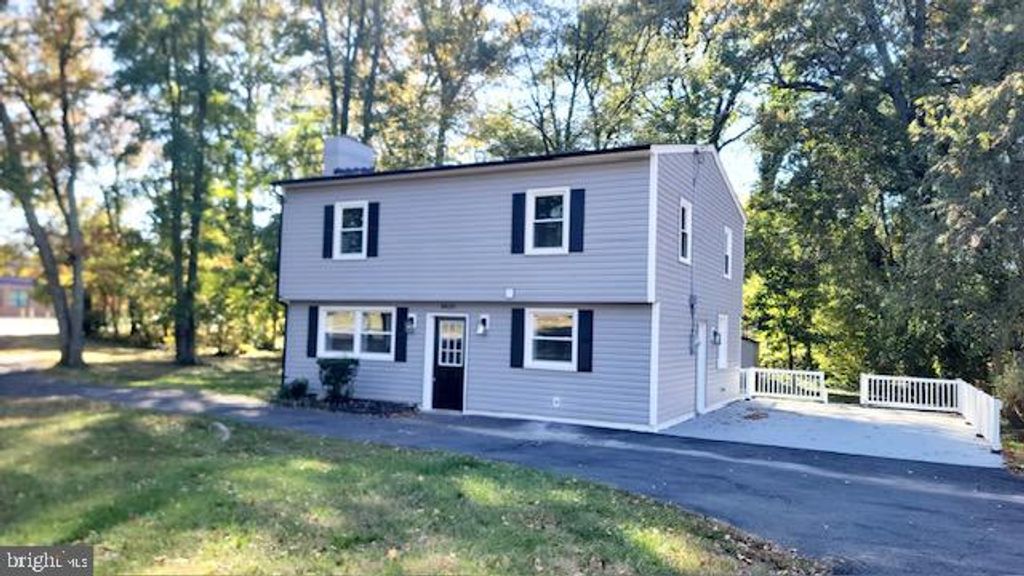 8426 WOODLAWN ST, Alexandria, VA 22309