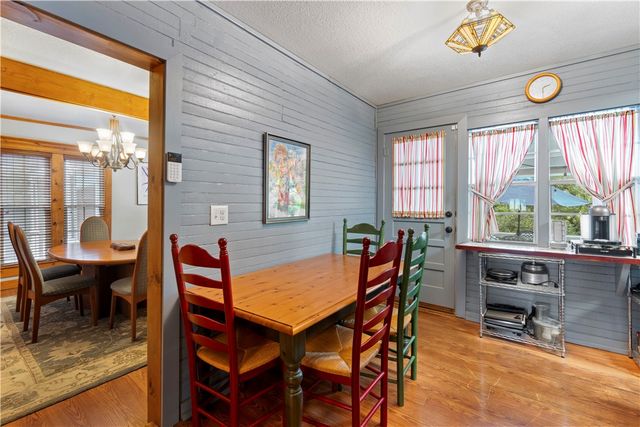 42 Vaughn Street, Eureka Springs, AR 72632