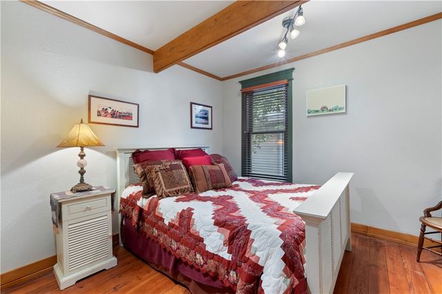 42 Vaughn Street, Eureka Springs, AR 72632