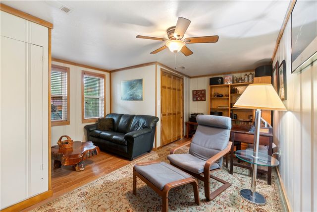 42 Vaughn Street, Eureka Springs, AR 72632