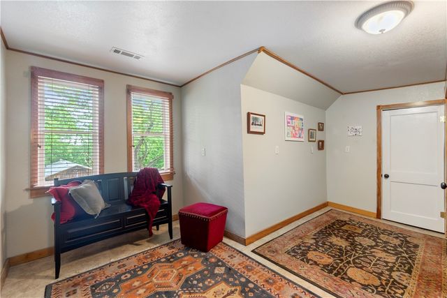 42 Vaughn Street, Eureka Springs, AR 72632