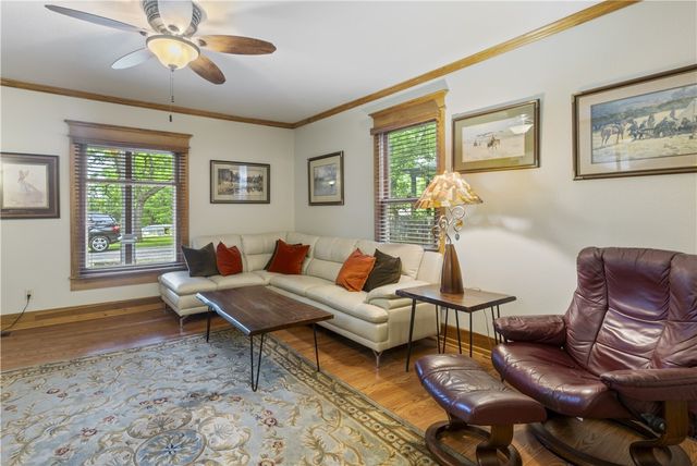 42 Vaughn Street, Eureka Springs, AR 72632