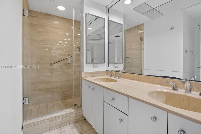 20281 E Country Club Dr 405, Aventura, FL 33180