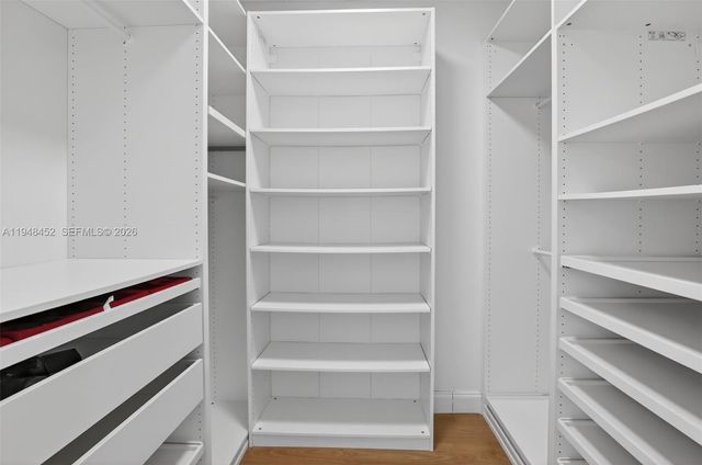 20281 E Country Club Dr 405, Aventura, FL 33180